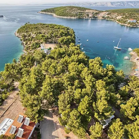 Kamp Vira Pitches Kamp alanı Hvar Town