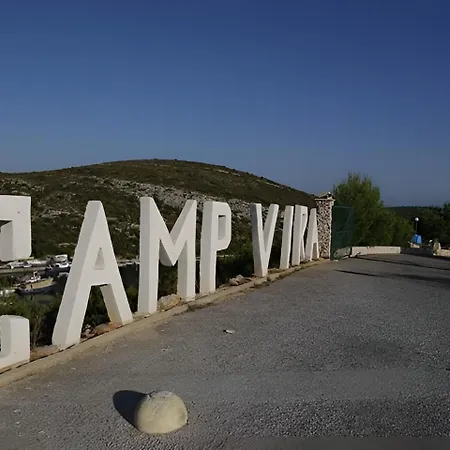 营地 Kamp Vira Pitches *